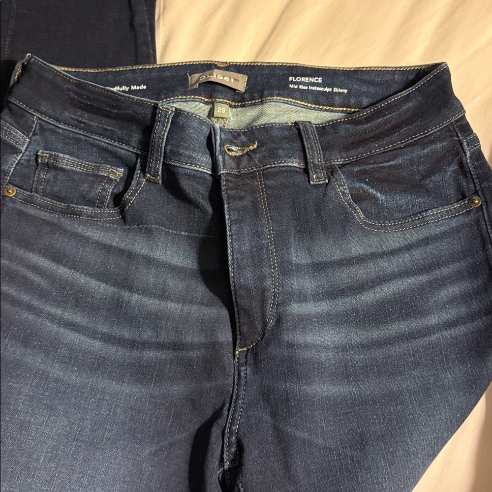 DL1961 - Picture 4 of 9